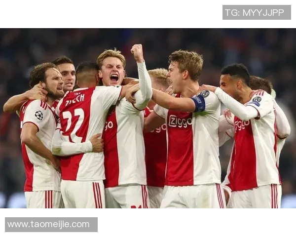 欧冠杯激战标准列日迎战阿贾克斯两队争夺小组出线权