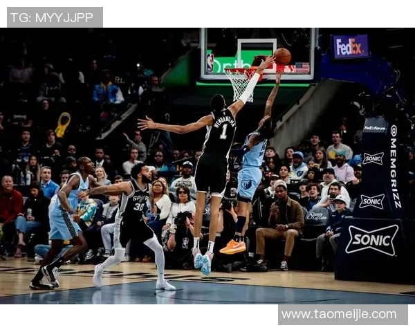 马刺与灰熊精彩对决录像回顾4月26日比赛精彩瞬间分析