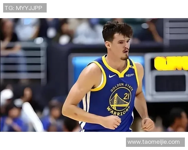 19号勇士与76人第三节精彩对决回顾与分析